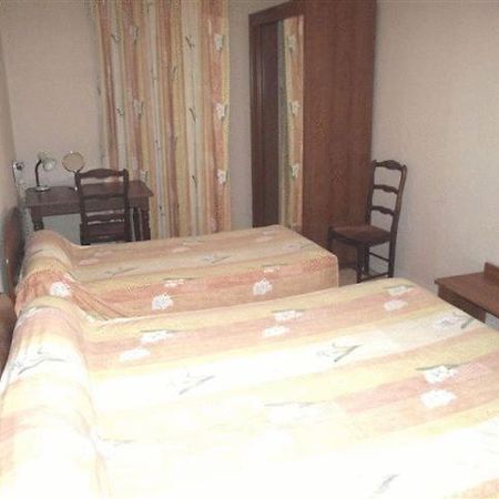 Le Dagobert Hotell Doué-la-Fontaine Eksteriør bilde
